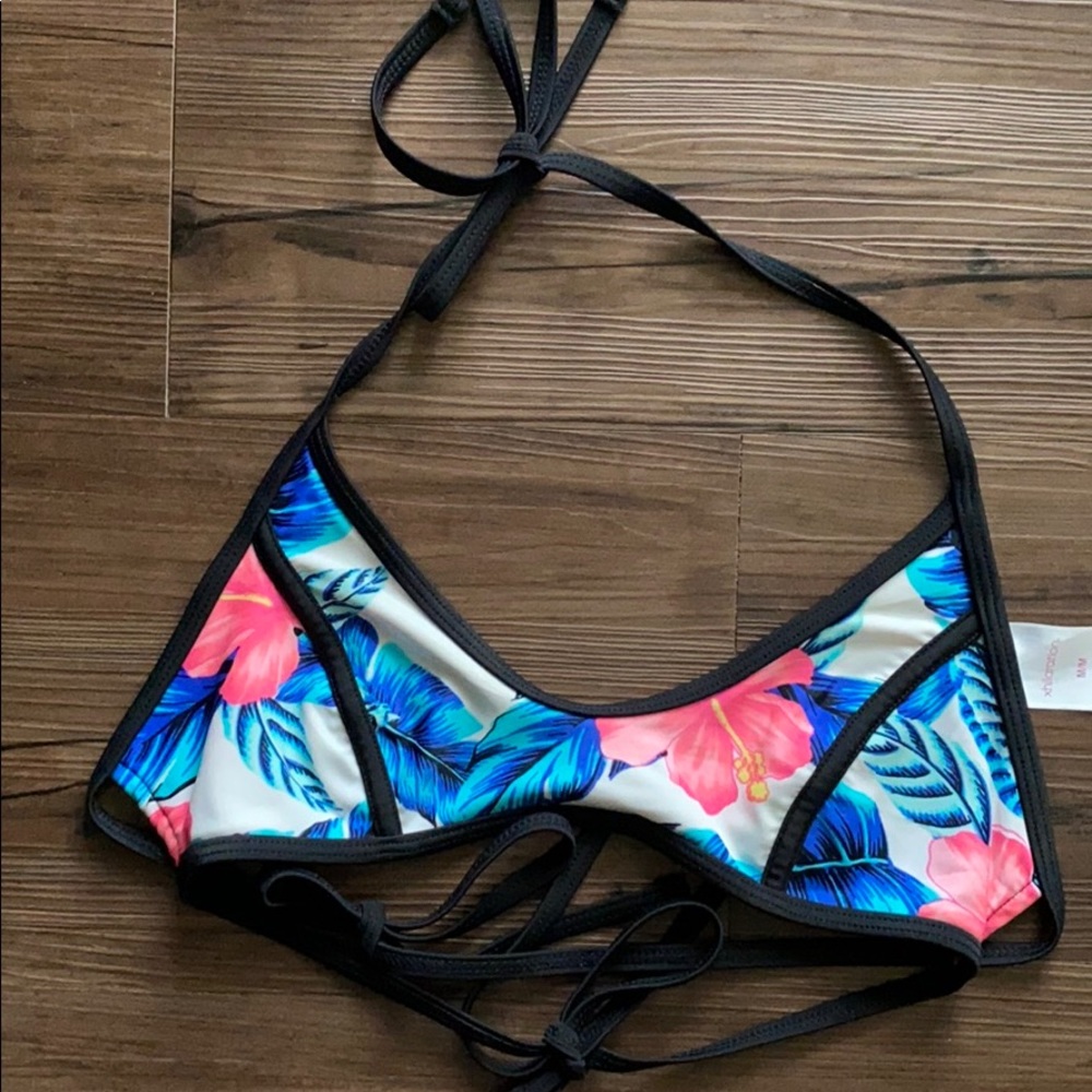 Bikini top- M